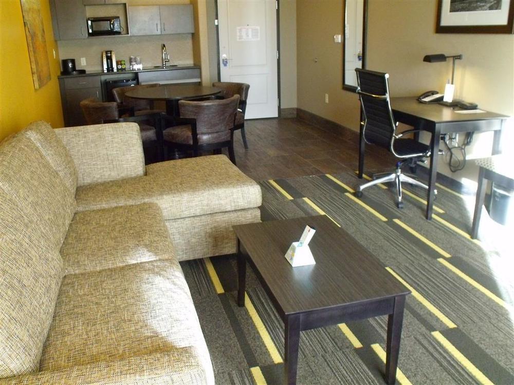 Best Western Plus Emerald Inn & Suites Гардън Сити Стая снимка