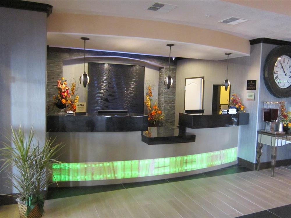 Best Western Plus Emerald Inn & Suites Гардън Сити Интериор снимка
