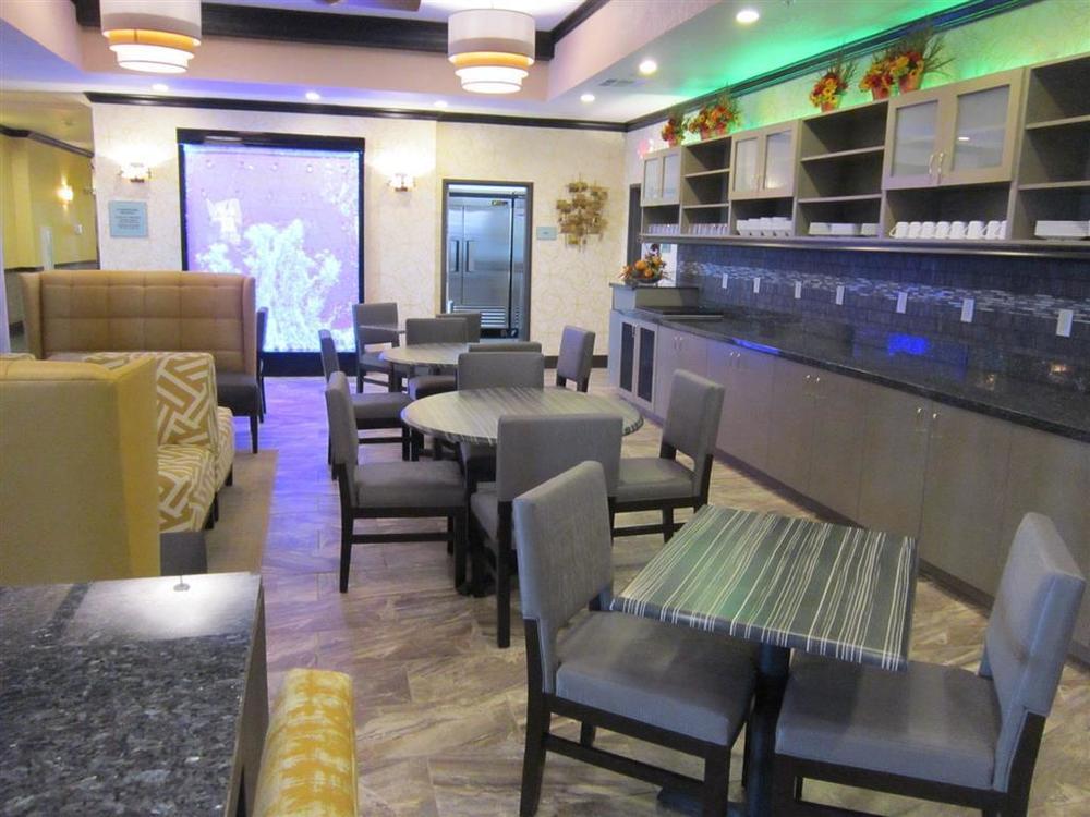 Best Western Plus Emerald Inn & Suites Гардън Сити Ресторант снимка
