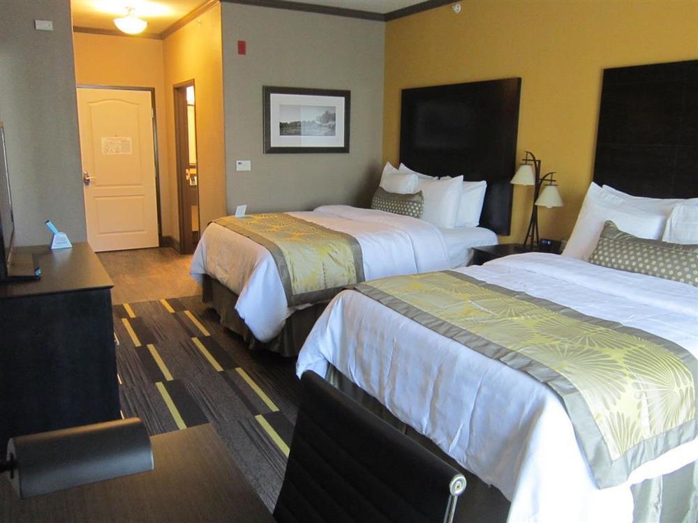 Best Western Plus Emerald Inn & Suites Гардън Сити Стая снимка