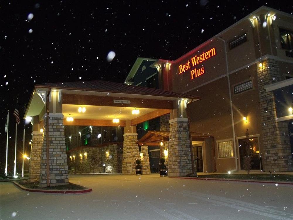 Best Western Plus Emerald Inn & Suites Гардън Сити Екстериор снимка