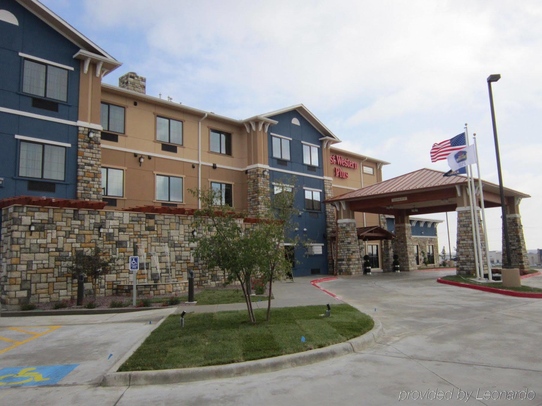 Best Western Plus Emerald Inn & Suites Гардън Сити Екстериор снимка