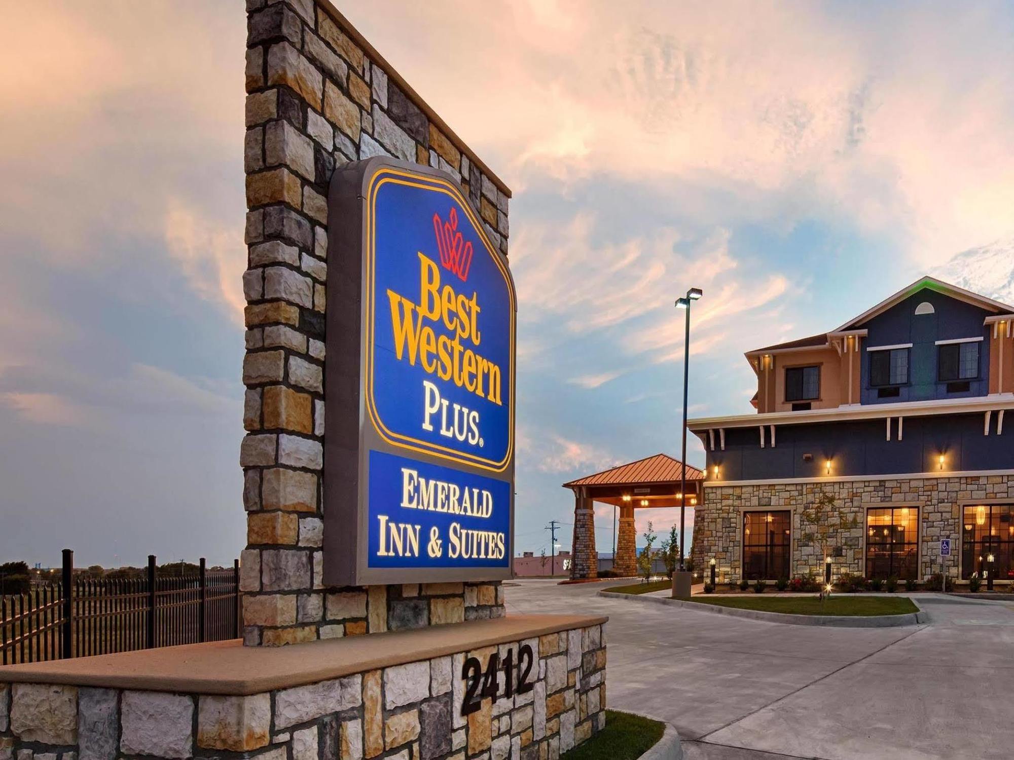 Best Western Plus Emerald Inn & Suites Гардън Сити Екстериор снимка
