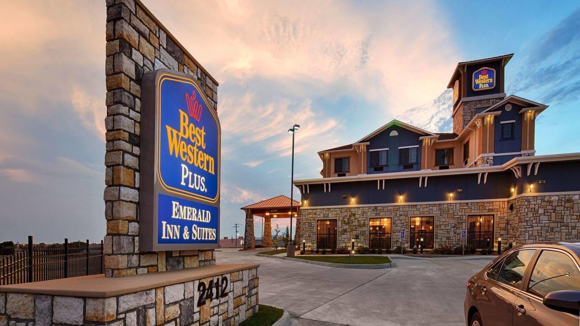 Best Western Plus Emerald Inn & Suites Гардън Сити Екстериор снимка